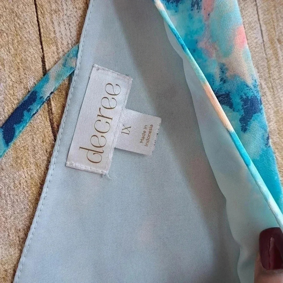 Decree | Top | Blue & Pink | Size 1X - Picture 3 of 6
